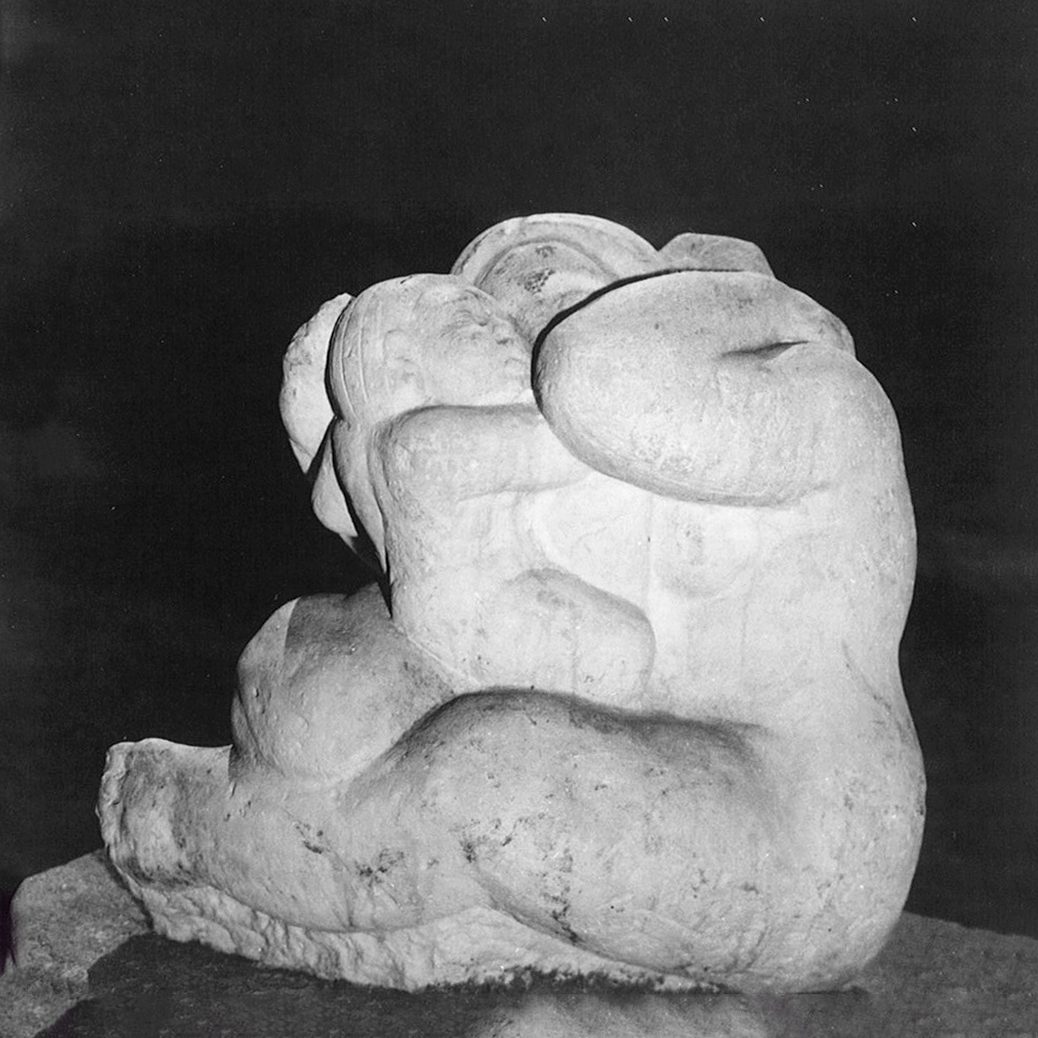 Sculptura în piatră Maternitate, 1964